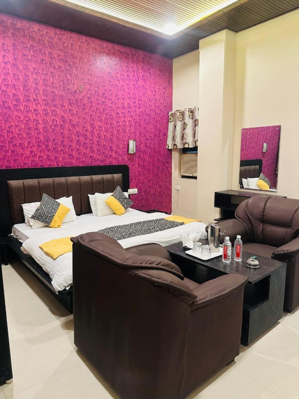 Hotel Deva Inn Varanasi Eksteriør bilde