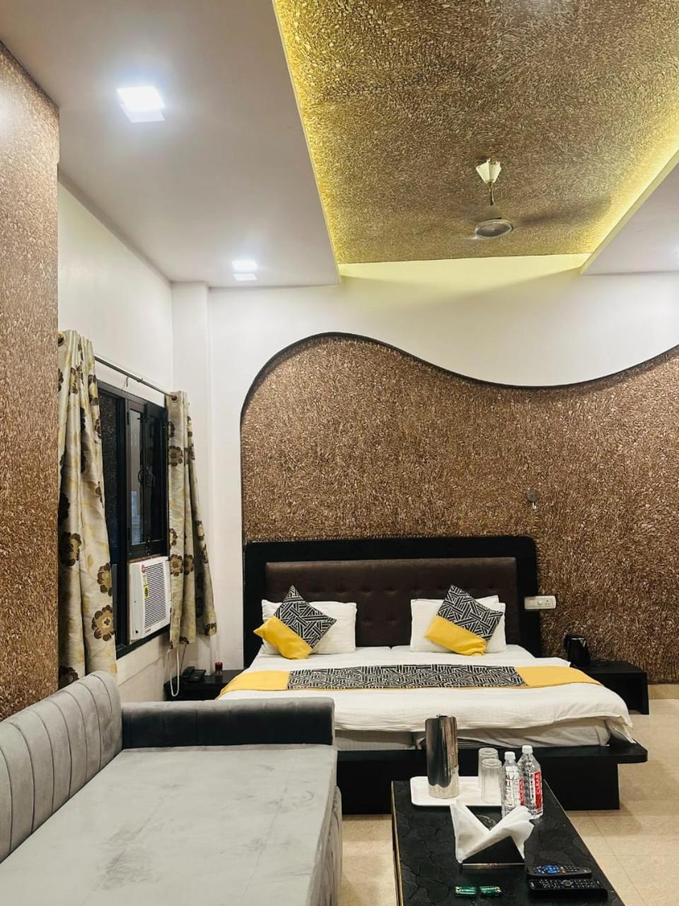Hotel Deva Inn Varanasi Eksteriør bilde