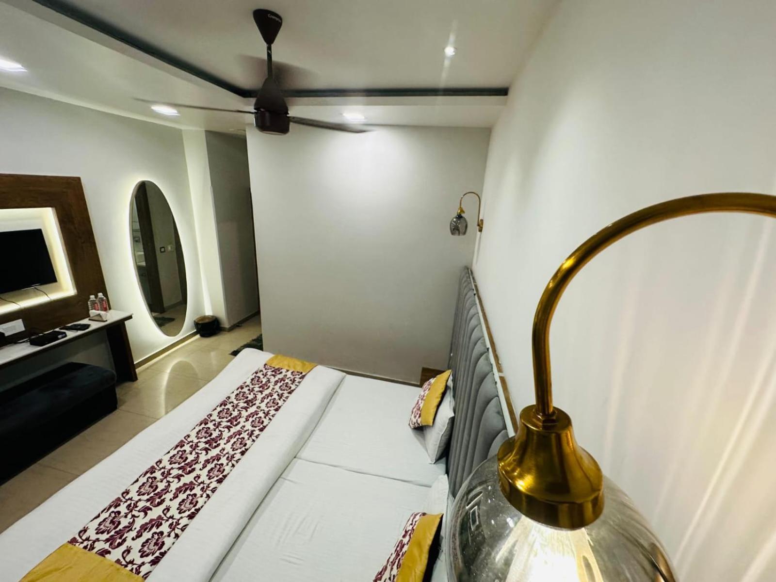Hotel Deva Inn Varanasi Eksteriør bilde