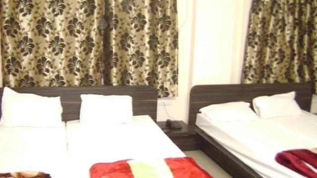 Hotel Deva Inn Varanasi Eksteriør bilde